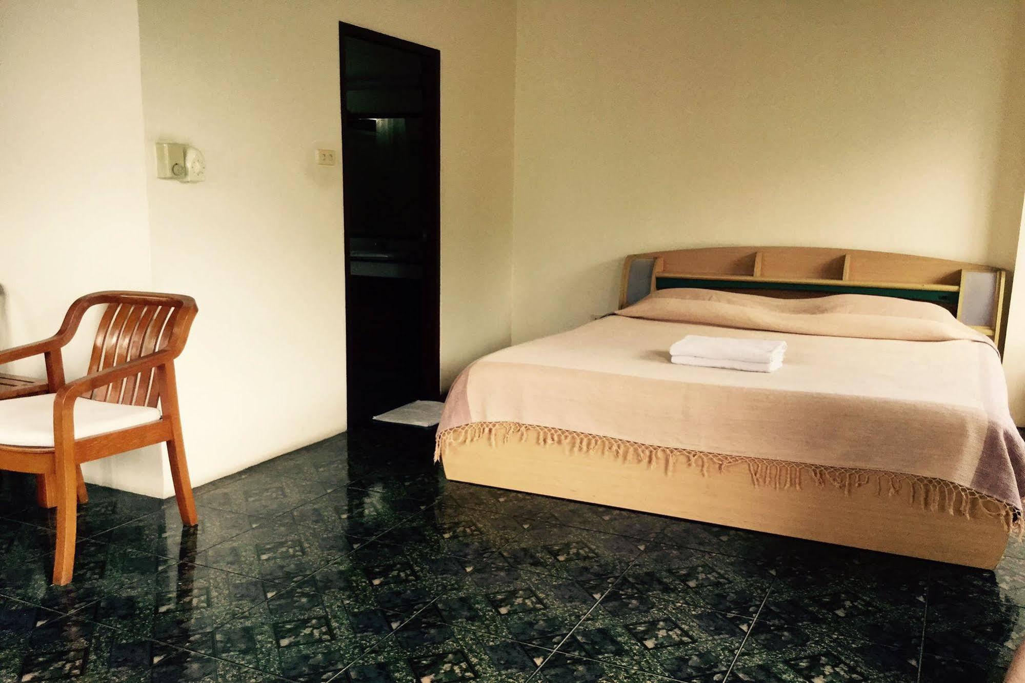 Shagwell Mansions Hotel Pattaya Luaran gambar