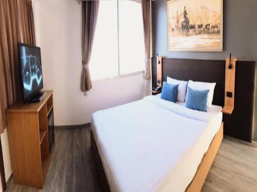 Shagwell Mansions Hotel Pattaya Luaran gambar