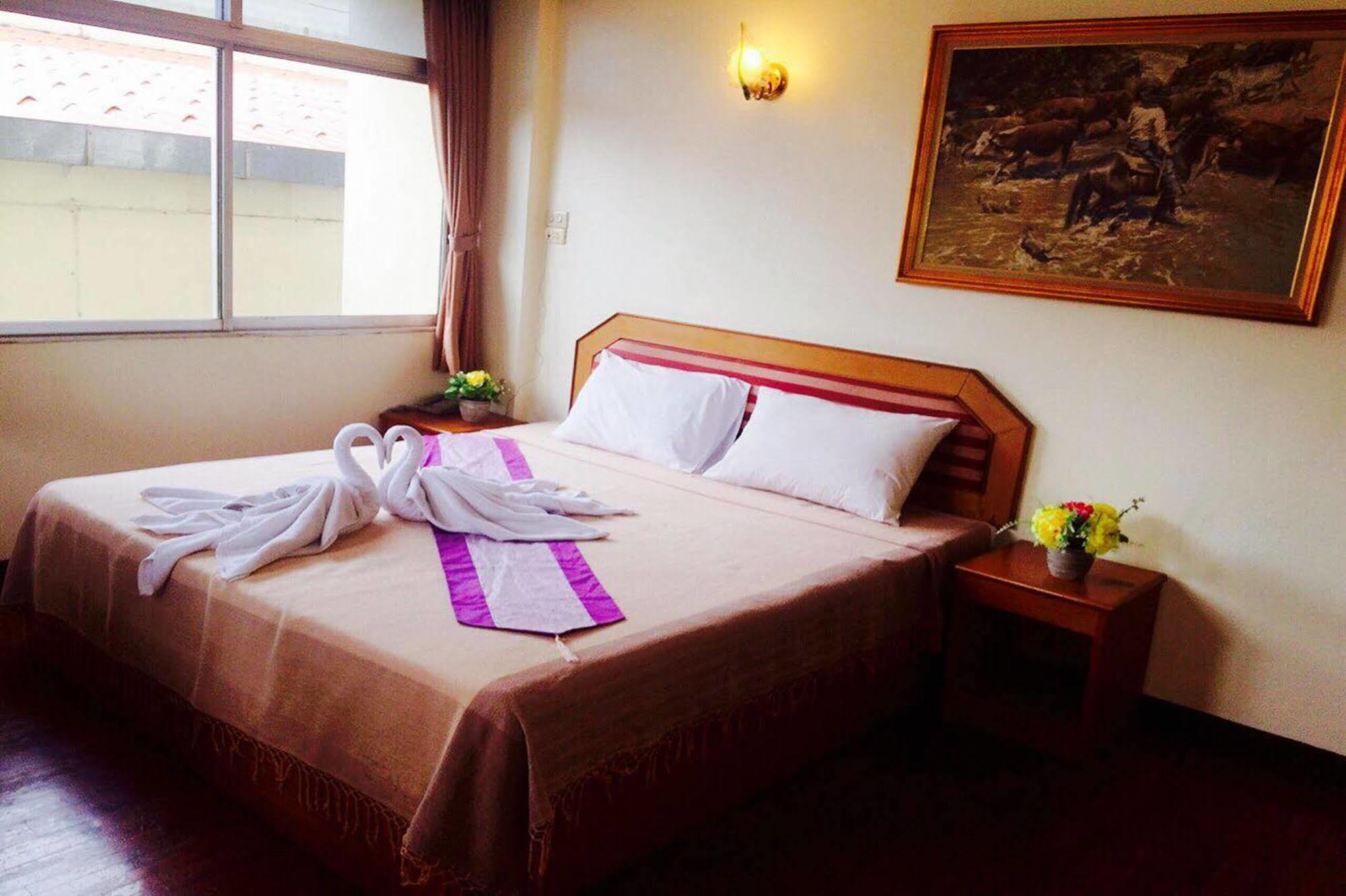 Shagwell Mansions Hotel Pattaya Luaran gambar
