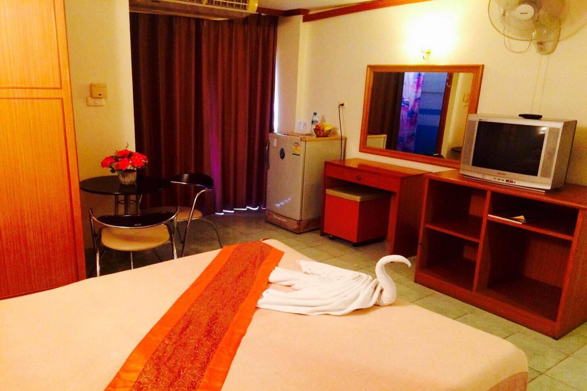 Shagwell Mansions Hotel Pattaya Luaran gambar